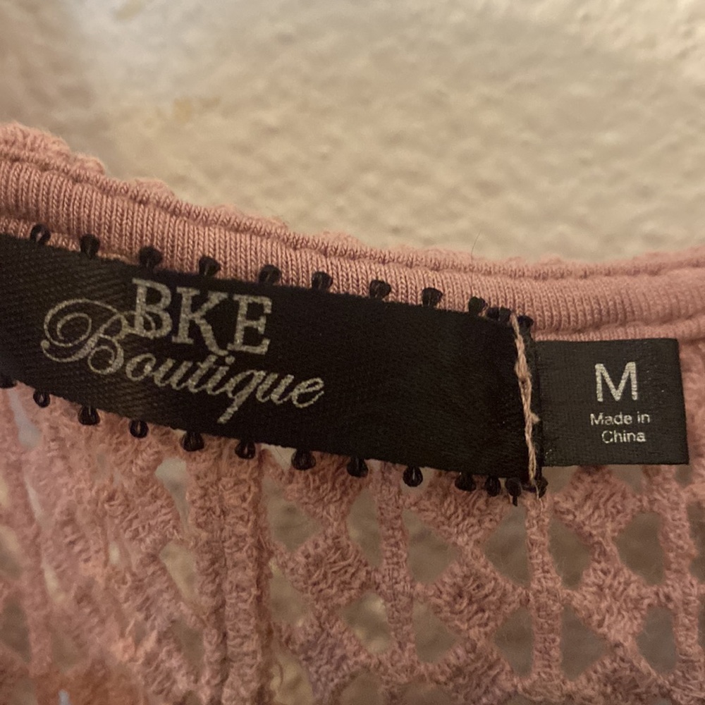 BKE Boutique crochet tunic size medium - Picture 2 of 3